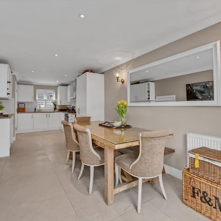 Stylish 3 Bedroom Townhouse For 5 Guests, Set In The Medieval Grid With Off Street Parking Bury St. Edmunds Exteriér fotografie