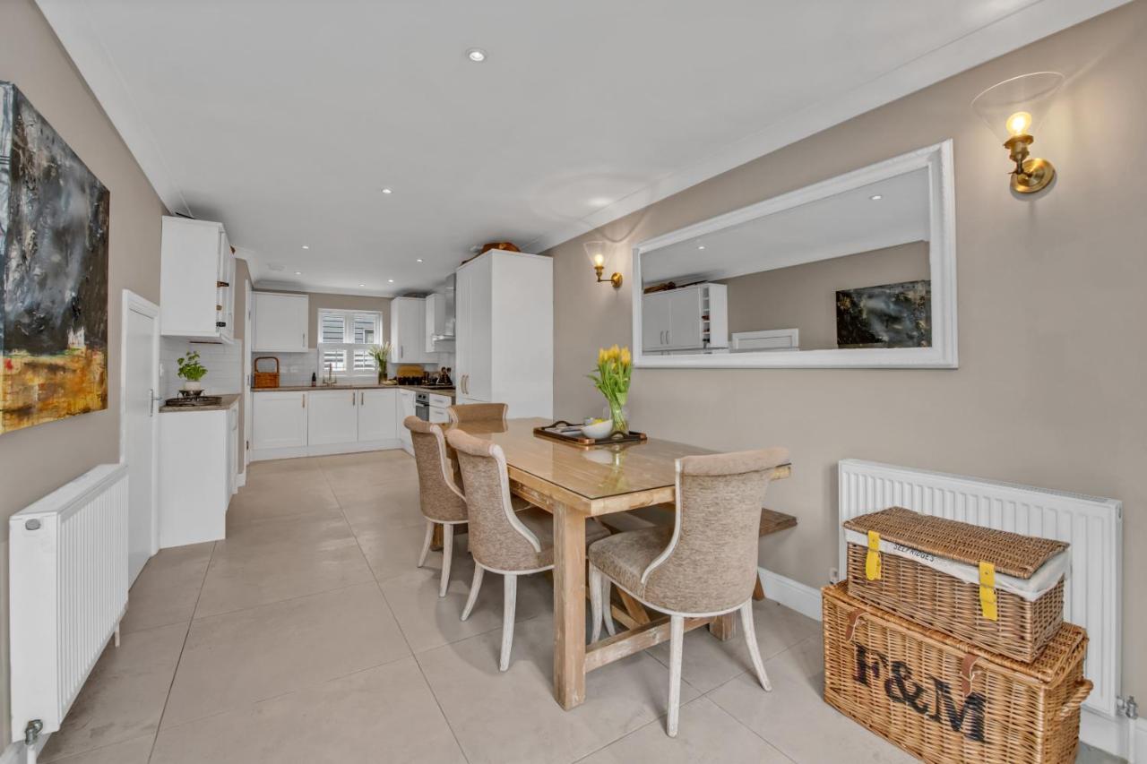 Stylish 3 Bedroom Townhouse For 5 Guests, Set In The Medieval Grid With Off Street Parking Bury St. Edmunds Exteriér fotografie