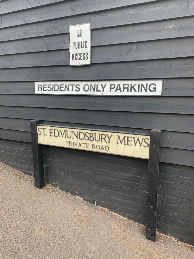 Stylish 3 Bedroom Townhouse For 5 Guests, Set In The Medieval Grid With Off Street Parking Bury St. Edmunds Exteriér fotografie