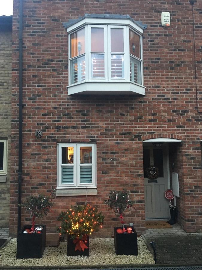 Stylish 3 Bedroom Townhouse For 5 Guests, Set In The Medieval Grid With Off Street Parking Bury St. Edmunds Exteriér fotografie