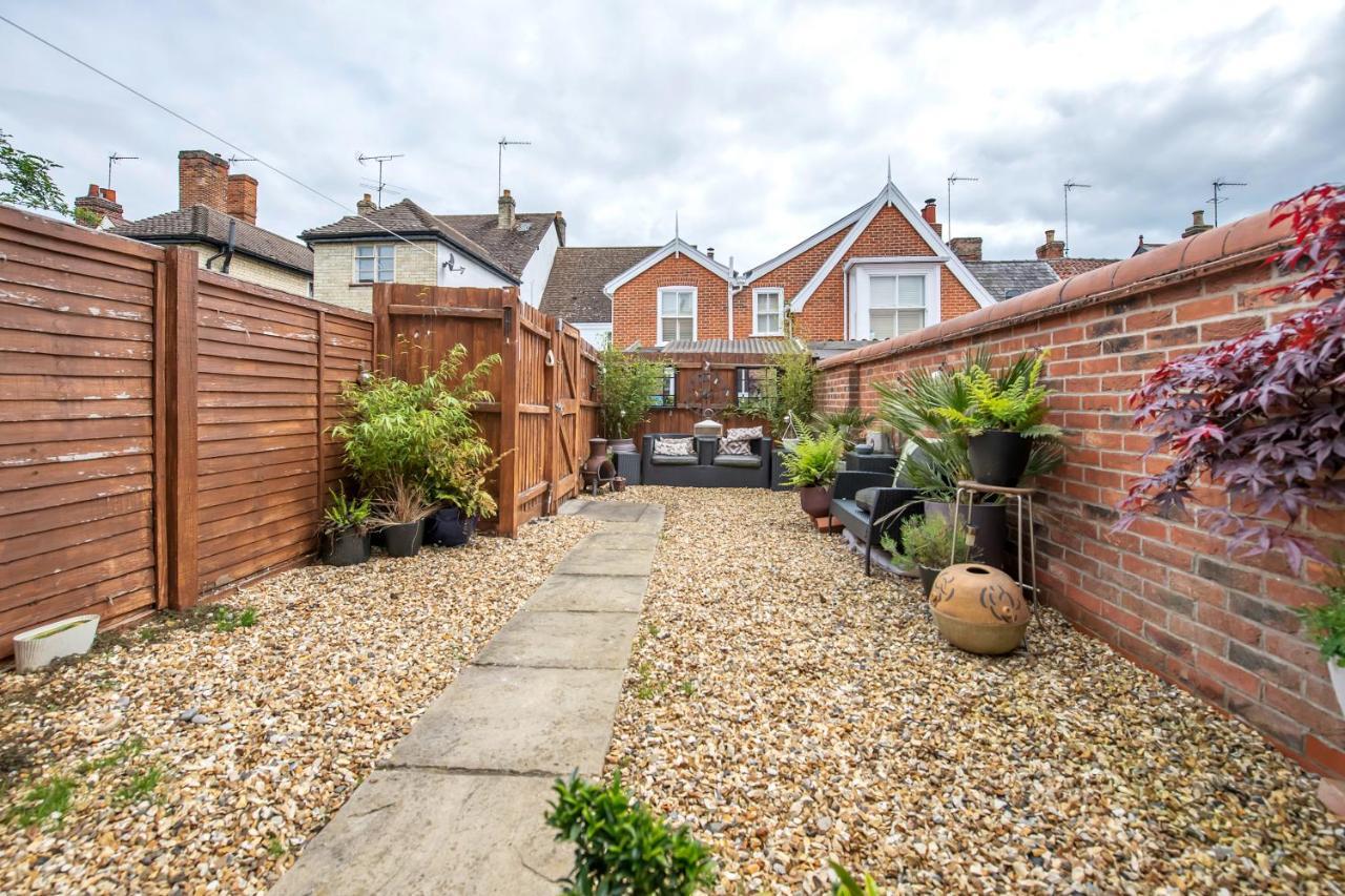 Stylish 3 Bedroom Townhouse For 5 Guests, Set In The Medieval Grid With Off Street Parking Bury St. Edmunds Exteriér fotografie