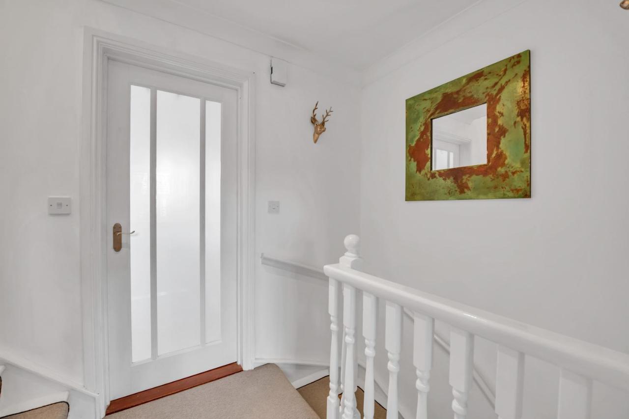 Stylish 3 Bedroom Townhouse For 5 Guests, Set In The Medieval Grid With Off Street Parking Bury St. Edmunds Exteriér fotografie