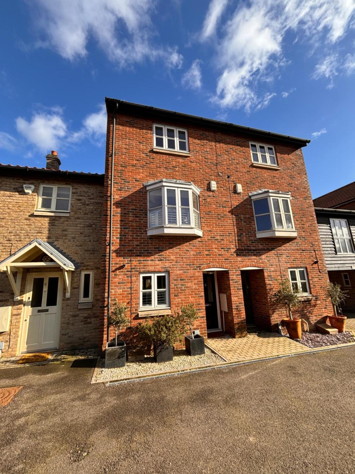 Stylish 3 Bedroom Townhouse For 5 Guests, Set In The Medieval Grid With Off Street Parking Bury St. Edmunds Exteriér fotografie